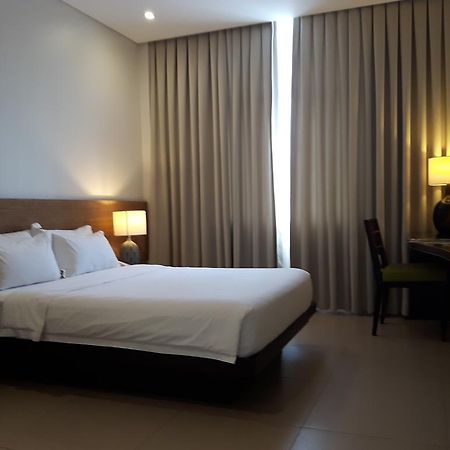 Azia Suites And Residences Cebu Stadt Exterior foto